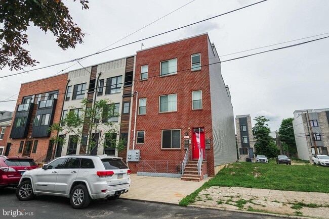 Building Photo - 1524 N 8th St