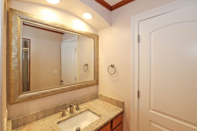 Building Photo - $1,295 Monthly Lease Payment!