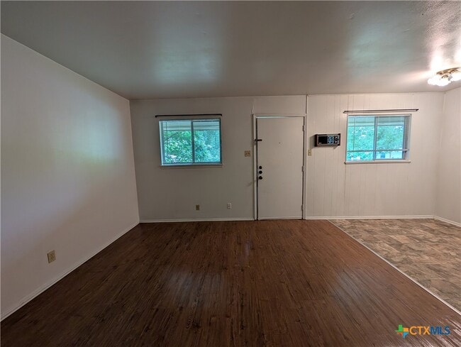 Building Photo - 165 Richter Ln