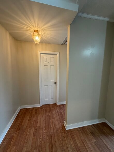 Small entry way as soon as entering apartment - 44 Webster St