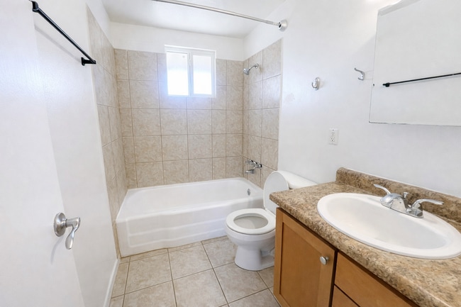 Building Photo - 2821 N Columbus Blvd