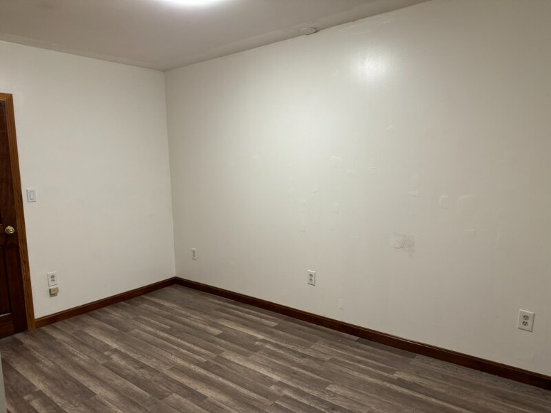 Building Photo - 154 N Franklin St