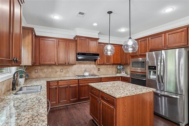 Building Photo - 5811 Kendrix Ridge Dr