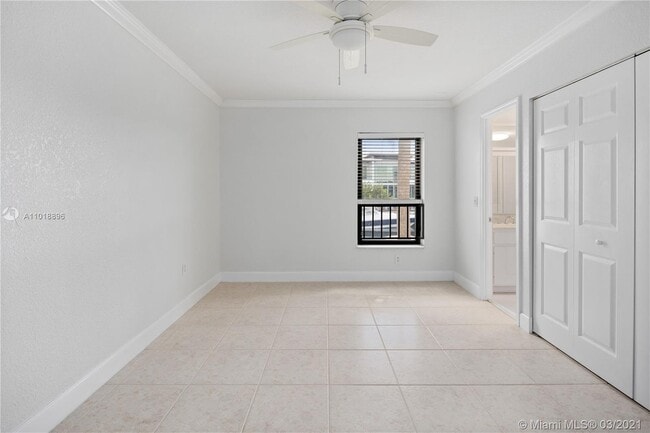 Building Photo - 6901 Edgewater Dr