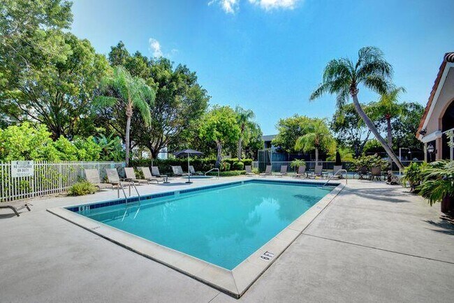 Building Photo - 612 Executive Center Dr