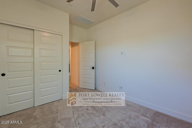 Building Photo - 8443 S 164th Dr