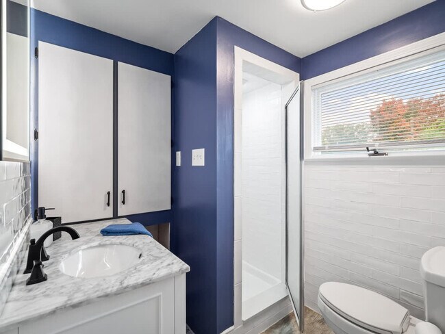 Building Photo - 386 Walworth Ave