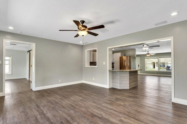 Building Photo - 105 Wingate Dr