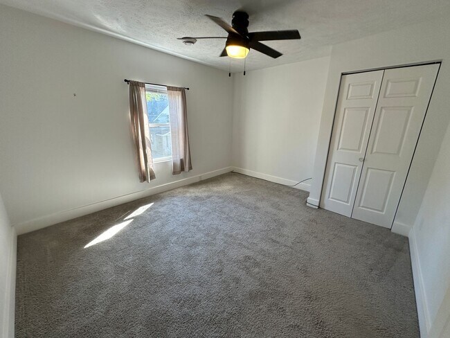 Building Photo - 443 Barth Ave SE