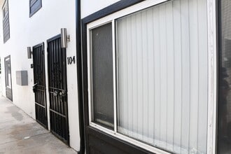 Building Photo - Valencia (994)