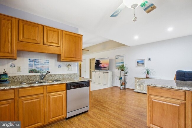 Building Photo - 6117 Riverview Dr