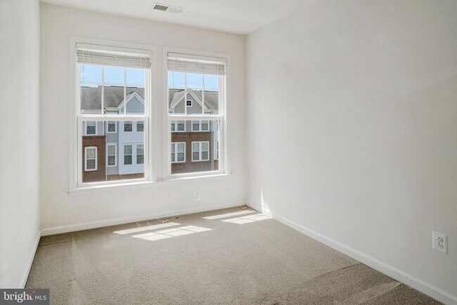 Building Photo - 43316 Novi Terrace