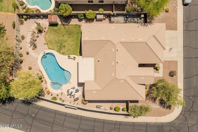 Building Photo - 2222 W Morse Ct