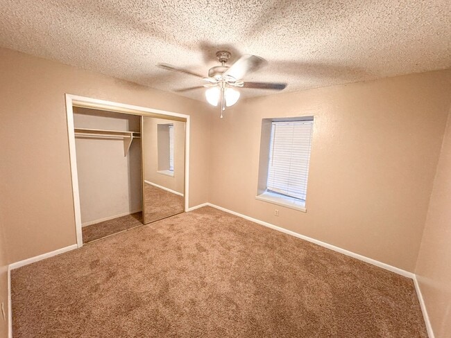 Building Photo - 2 bed Condo in Central Longview