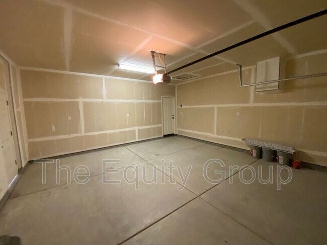 Building Photo - 1424 N Oliveto Ct