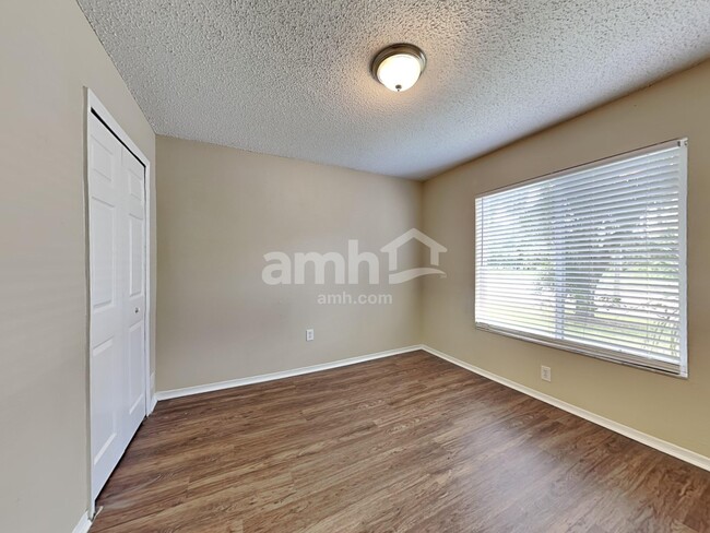 Building Photo - 4511 Country Hills Blvd