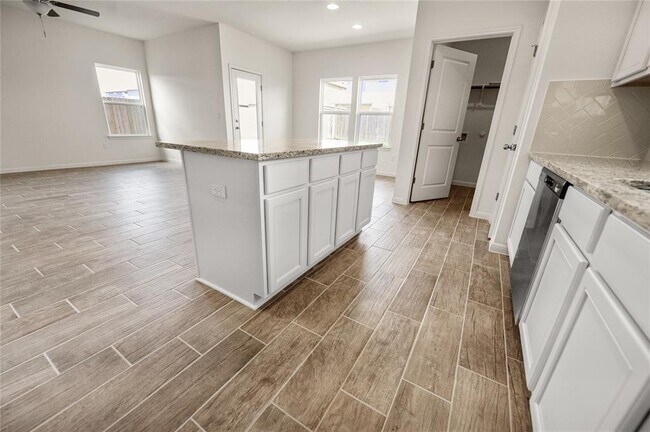 Building Photo - 10725 Overlook Pass