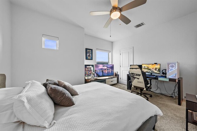 Building Photo - 5820 Harper Park Dr