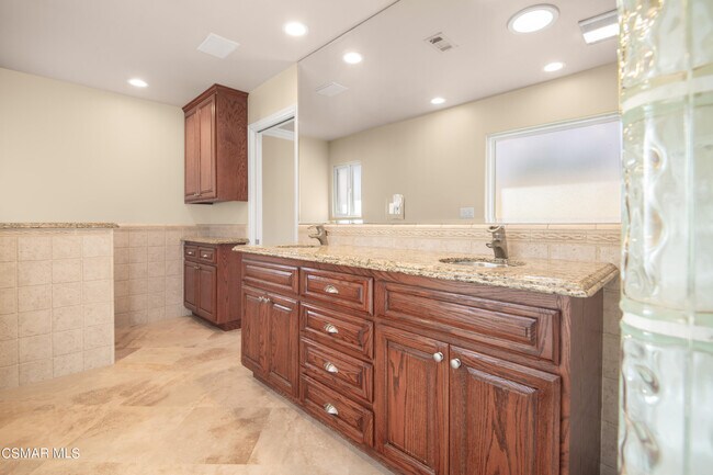 Building Photo - 1504 Covington Ave