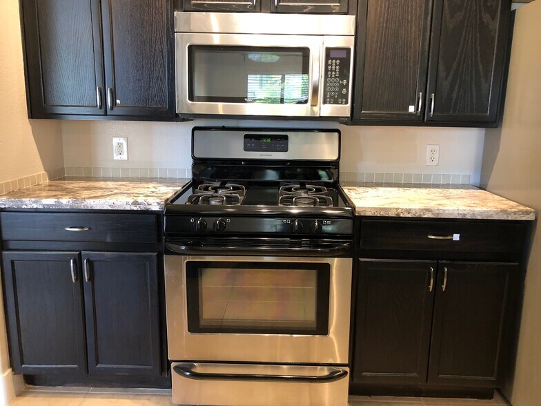Building Photo - 720 Peachy Canyon Cir