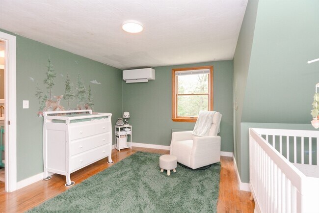 Building Photo - 8 Roberts Rd