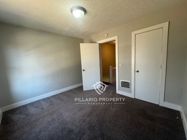 Building Photo - 3722-3724 N Illinois St