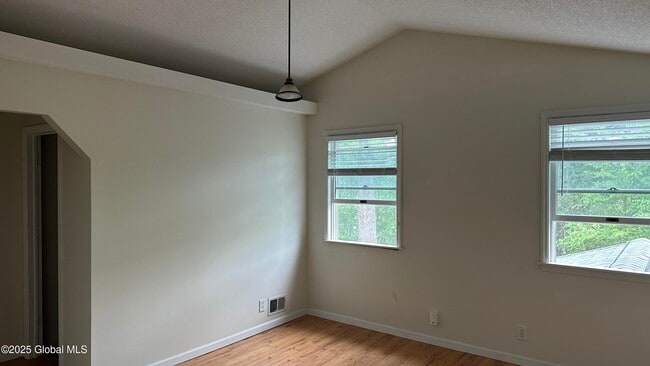 Building Photo - 84 Longkill Rd