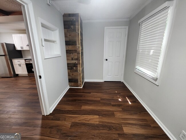 Building Photo - 4118 Fairview Dr