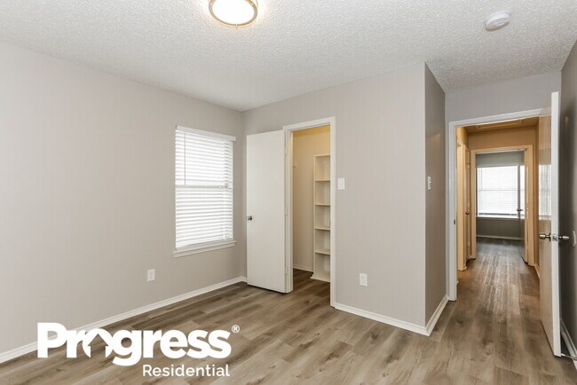 Building Photo - 841 Beaver Creek Dr