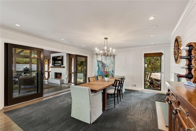 Building Photo - 1100 Kingston Dr NE