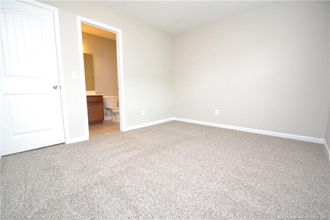 Building Photo - 327 Dove Cottage Ln