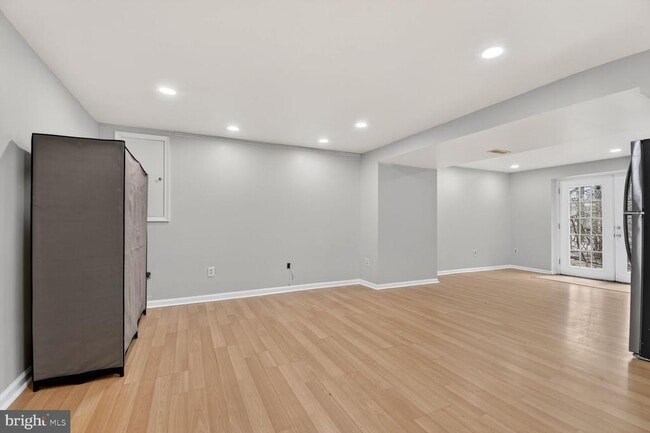 Building Photo - 1900 Middlebridge Dr