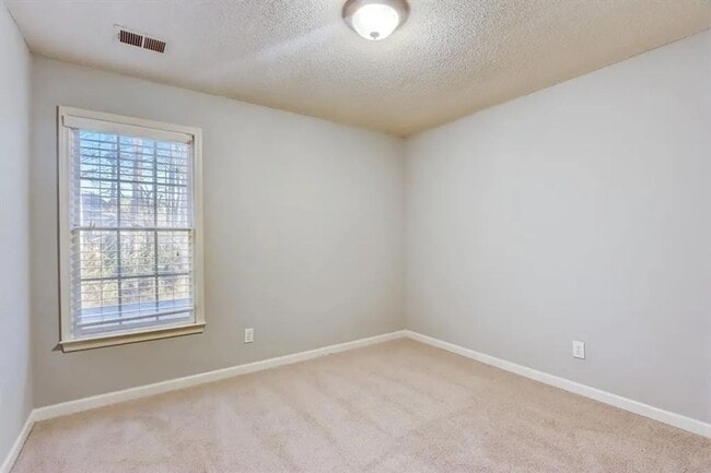 Building Photo - 74 Flanders Ct