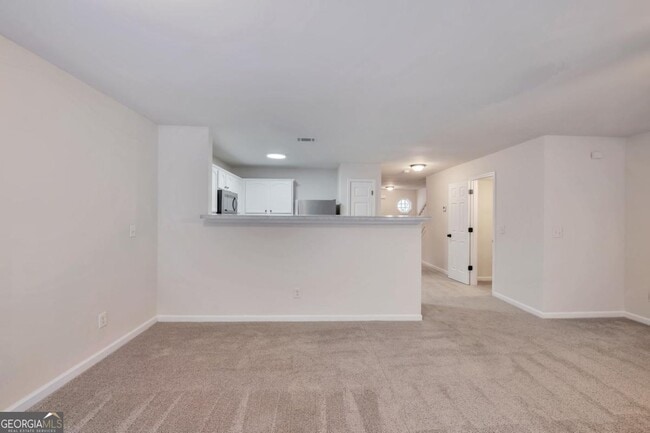 Building Photo - 6338 Hickory Ln Cir