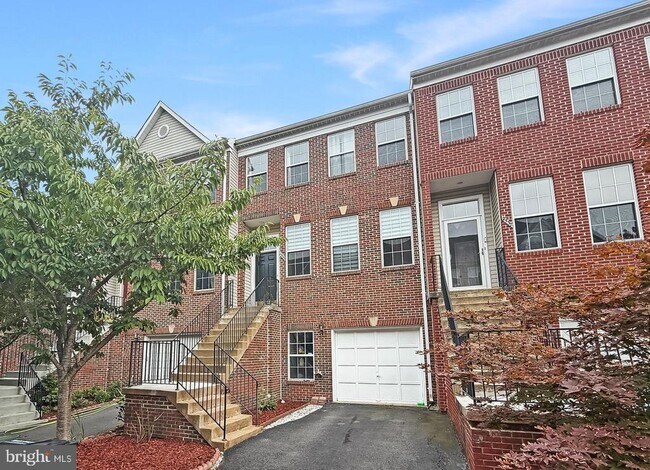 Building Photo - 2535 James Monroe Cir