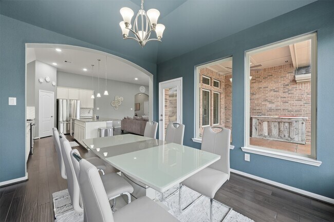 Building Photo - 806 Butterfly Garden Trail