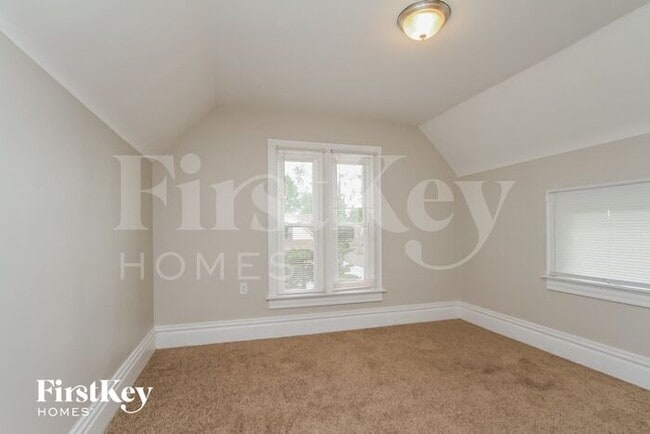 Building Photo - 374 Jay St