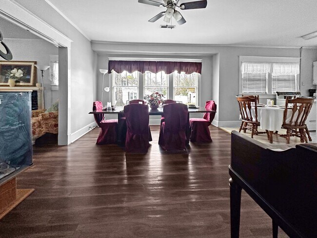 Building Photo - 600 E Tombigbee St