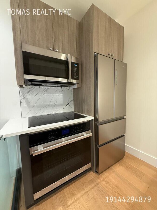 Building Photo - 3103 Sedgwick Ave