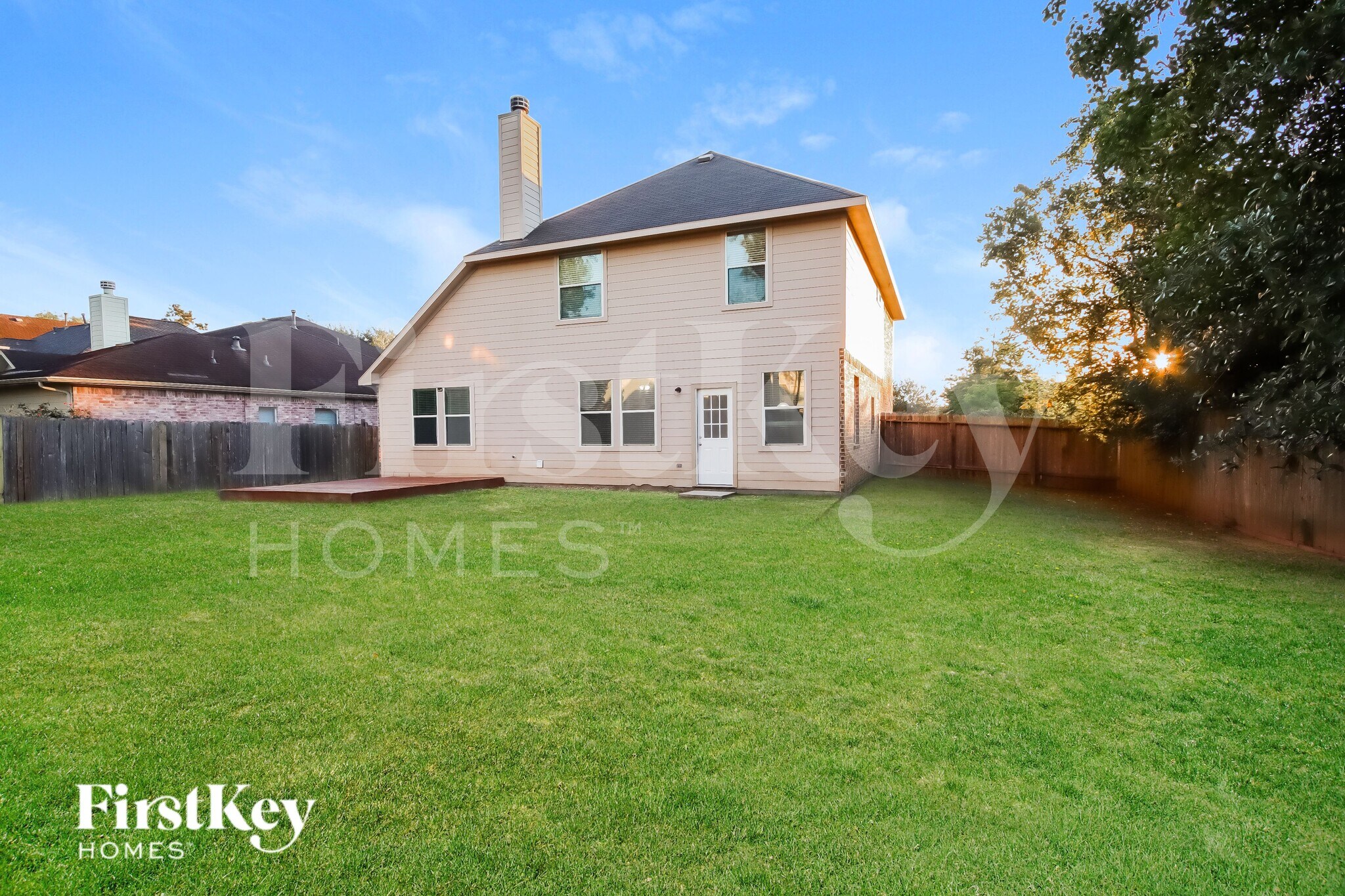 Building Photo - 28603 Hidden Lake W