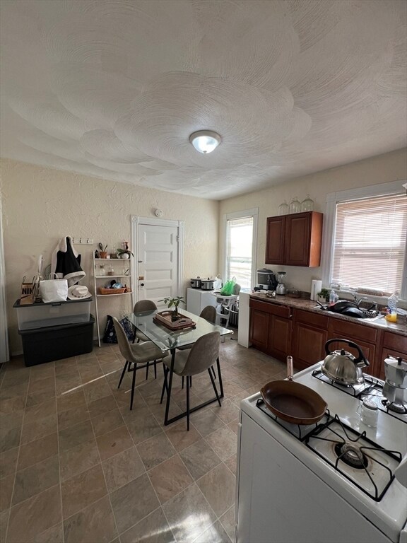 Building Photo - 36 Melendy Ave