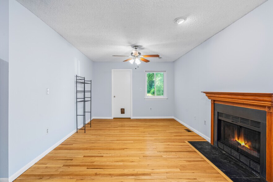 Building Photo - 99 Thoreau Dr
