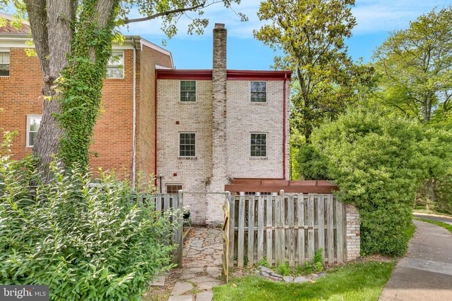 Building Photo - 10401 Courthouse Dr