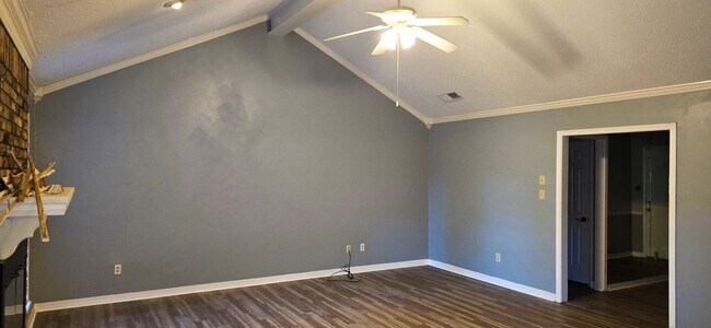 Building Photo - 6213 W Oxbow Loop