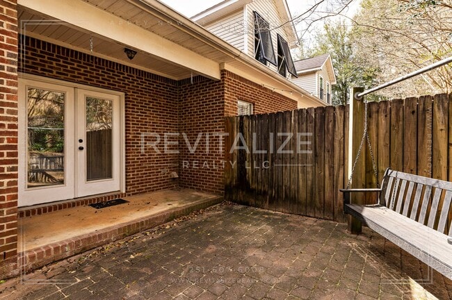 Building Photo - 3 Bed 2.5 Bath Townhome in West Mobile