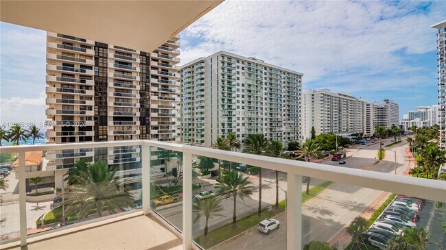 Building Photo - 5750 Collins Ave