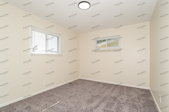 Building Photo - 1290 Acredale Dr