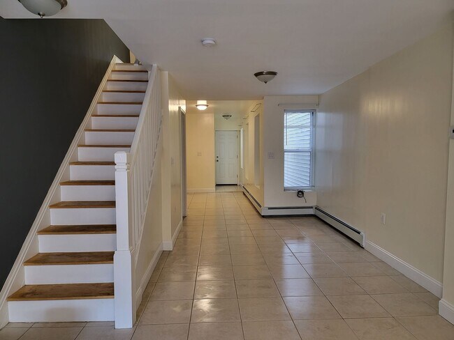 Building Photo - House for rent