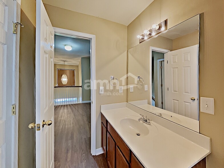 Building Photo - 4027 Cadence Dr