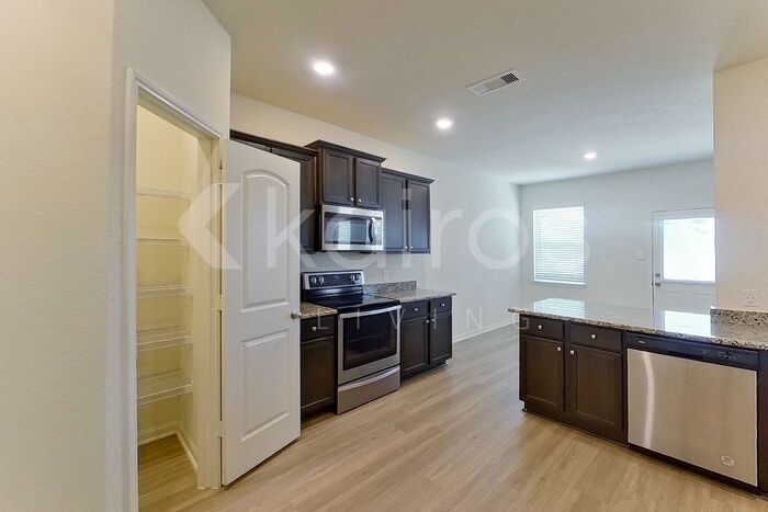 Building Photo - 5523 Littoral Rd
